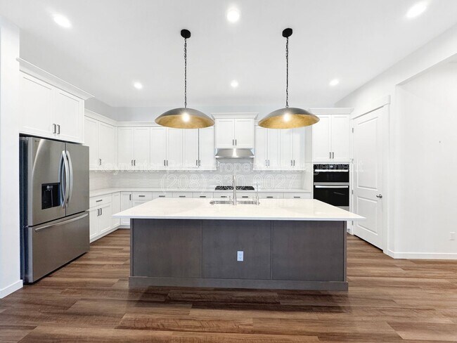 Building Photo - 2197 N Leatherwood Ave