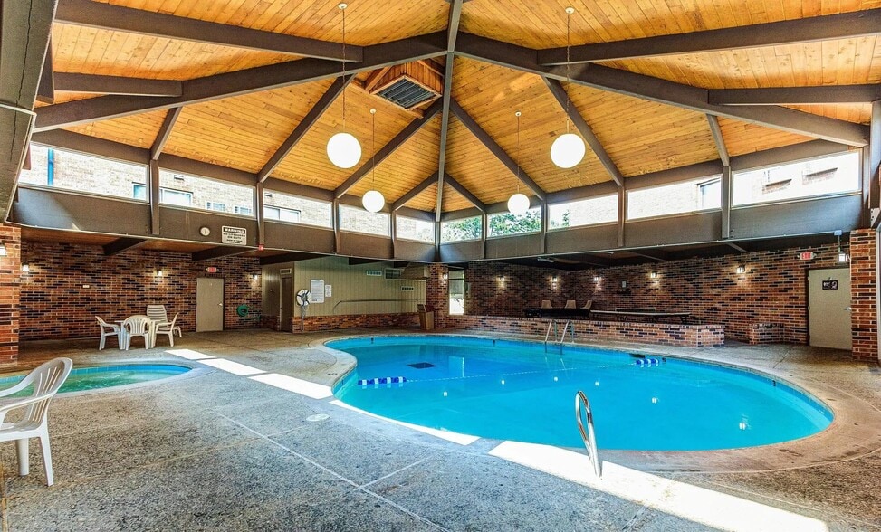 Primary Photo - The Gallery Apartments