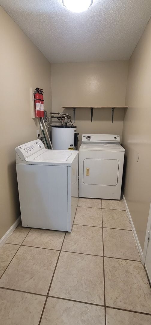 Building Photo - CHARMING SE 3/1.5 w/ Garage, Washer/Dryer, Large Privacy Fenced Yard, & Tile Floors Throughout! A...