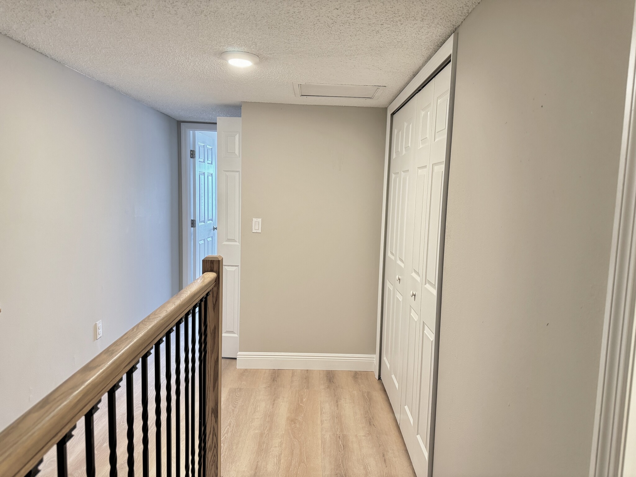 Building Photo - 6054 Amberly Ct