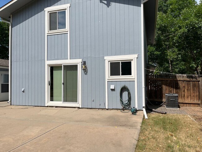 Building Photo - 3 Bed 2.5 Bath Single-Family Home on Cul-De-Sac w/ Large Fenced Backyard, Garage