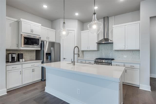 Building Photo - 909 Heights Wy