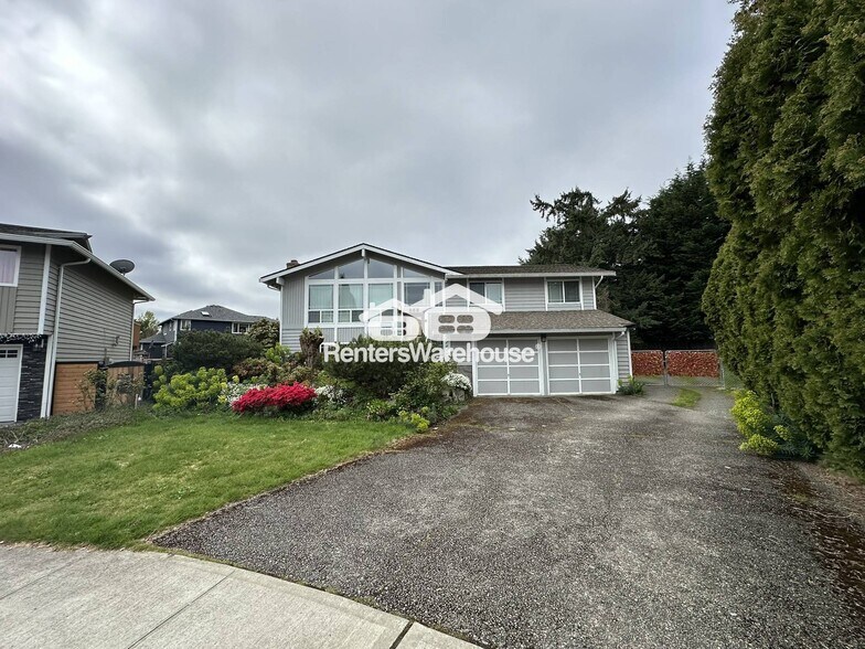 Building Photo - 955 Anacortes Ct NE