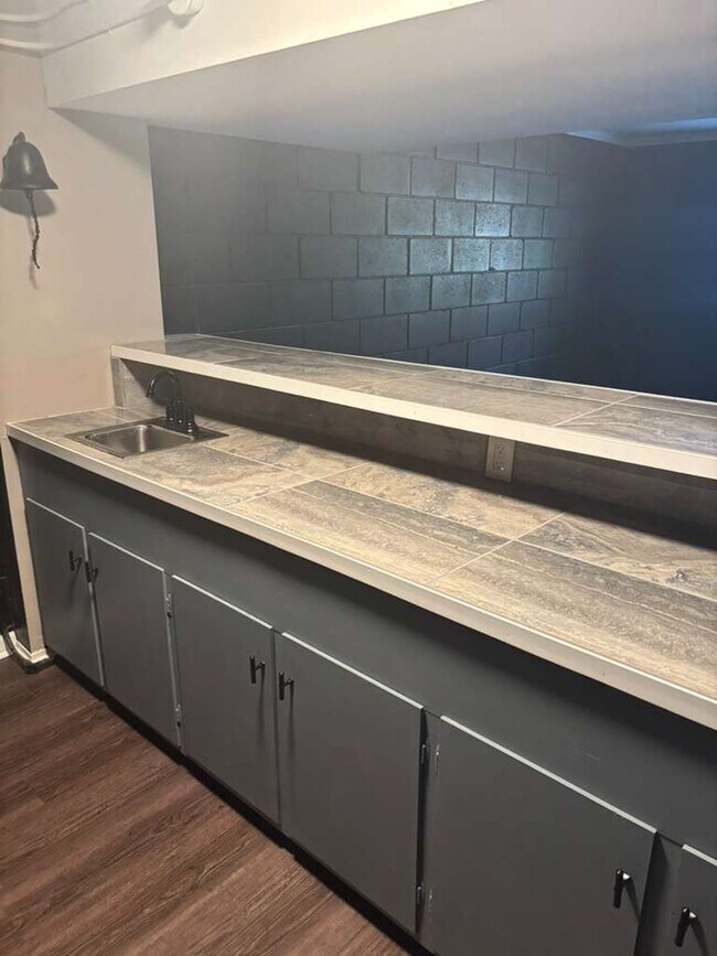 Building Photo - 2961 King Alfred Dr