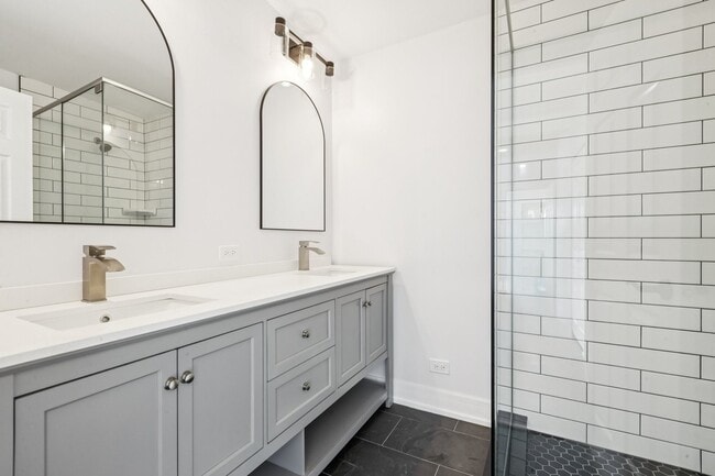 Building Photo - 26 N Craig Pl