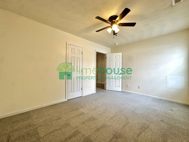 Building Photo - 1323 Hoover Ave