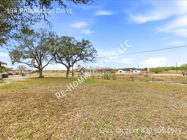 Building Photo - 134 Robinhood