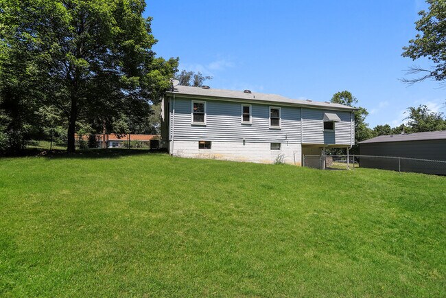Building Photo - Cute 3-Bedroom Home