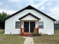 Building Photo - 813 Kingdom Cir