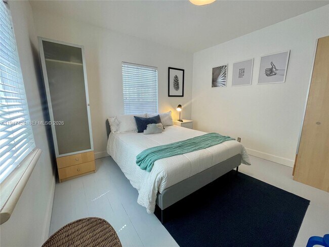 Building Photo - 8036 Harding Ave