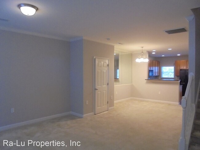 Building Photo - 2 br, 2.5 bath House - 110 Humberside Dr.