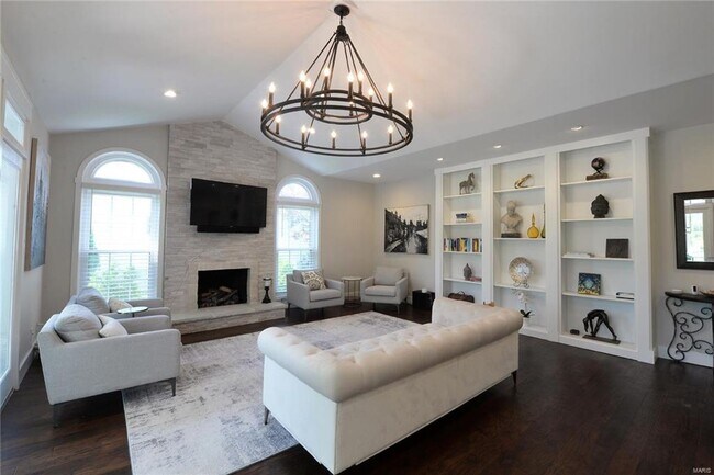 Building Photo - 1306 S Geyer Rd