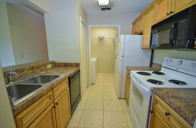 Building Photo - Windsor Park #514