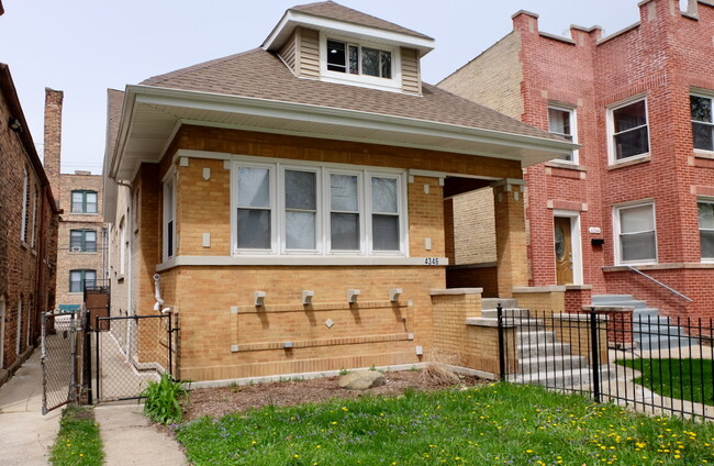 Primary Photo - 4346 W Parker Ave