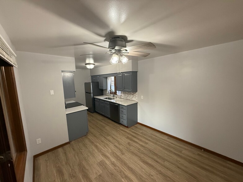 Kitchen 2 - 1170 Bernath Pky