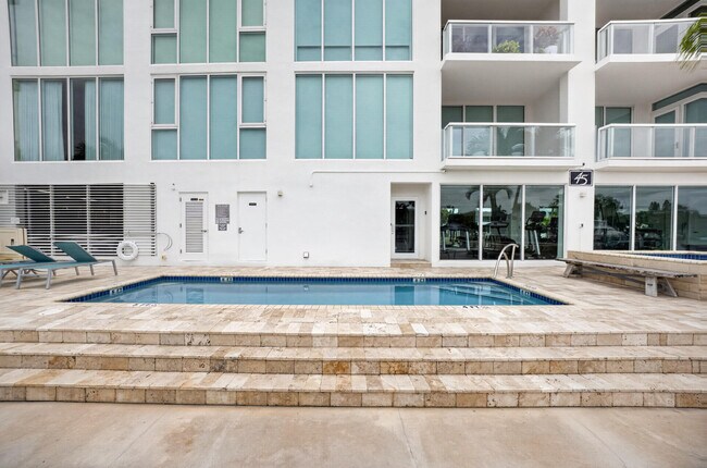 Building Photo - 45 Hendricks Isle