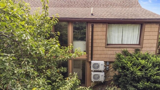 Building Photo - 118 Agape Wy