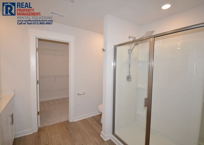 Building Photo - Gorgeous and modern 5 bd 3 ba home in Smyrna! Neighborhood pool and playground!