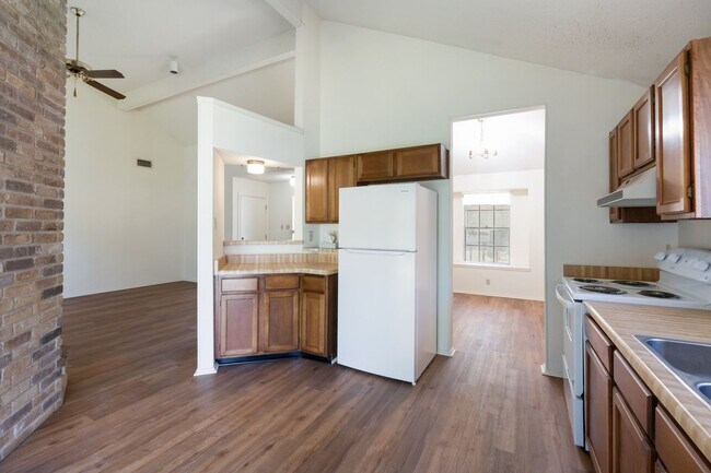 Building Photo - 7803 Forest Ranch