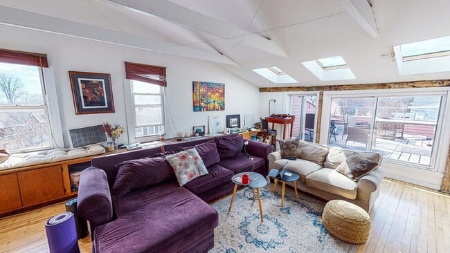 Building Photo - East Rock 3BR/2BA Penthouse | Private Sky Terrace | Vaulted Ceilings | Walk to Yale SOM