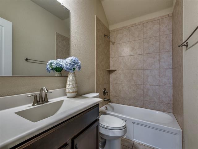 Building Photo - 12020 Tobosa Cir