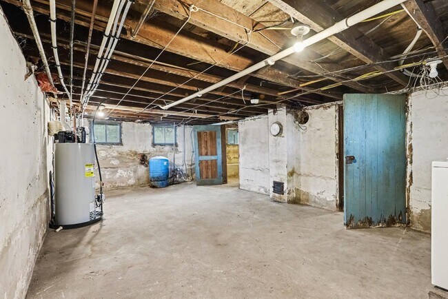 Building Photo - 8112 72nd Ave