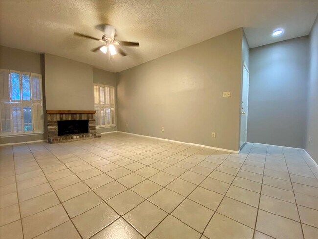 Building Photo - 10049 Westpark Dr