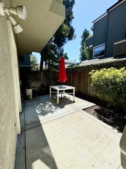 Patio - 766 Duncanville Ct