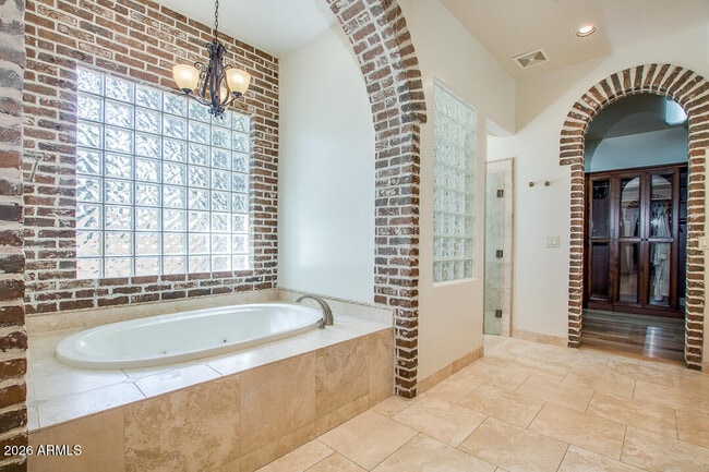 Building Photo - 6526 E Exeter Blvd