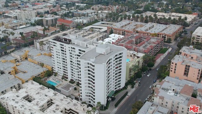 Building Photo - 7250 Franklin Ave