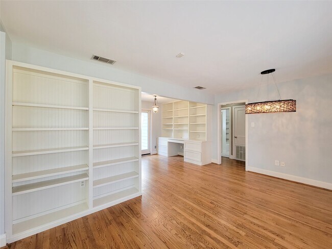 Building Photo - 5536 Aspen St