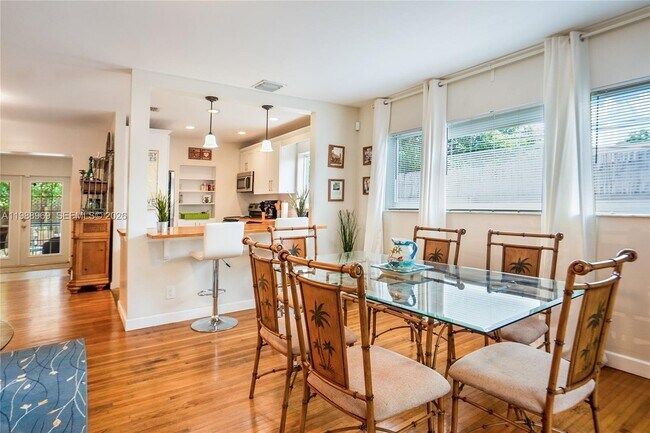 Building Photo - 113 SW 2nd St