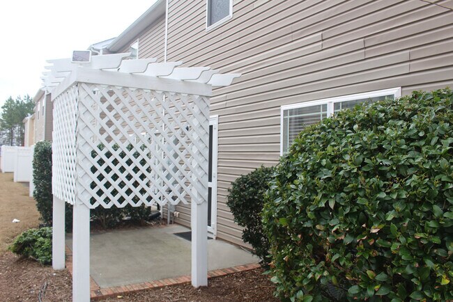 Building Photo - 711 Keystone Park Dr