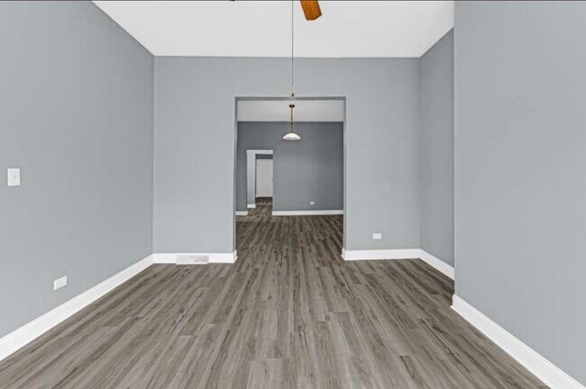 Building Photo - 7349 S Evans Ave