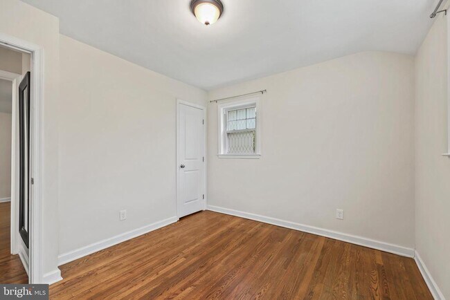 Building Photo - 2722 Woodley Pl