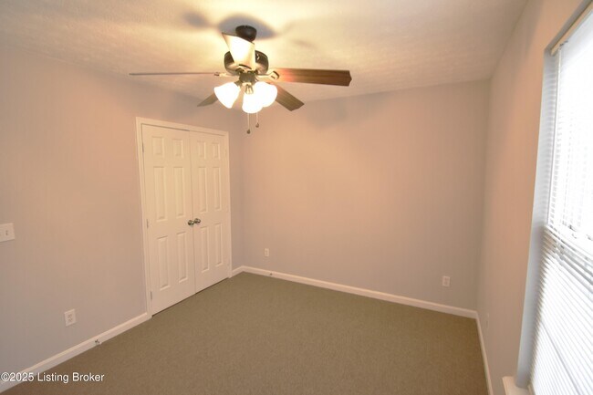 Building Photo - 4221 Willowview Blvd