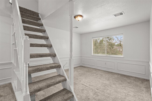 Building Photo - 13206 Chriswood Dr