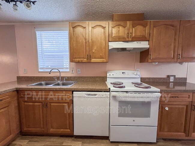 Building Photo - 3505 Meteor Pl