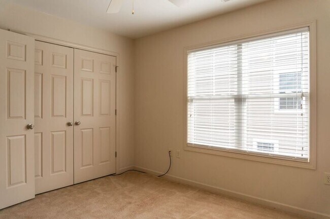 Building Photo - 40 Wayward Path