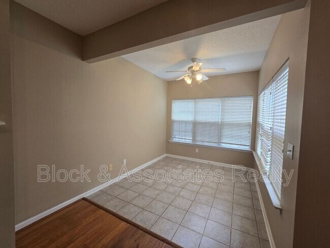 Building Photo - 210 Brittany Way