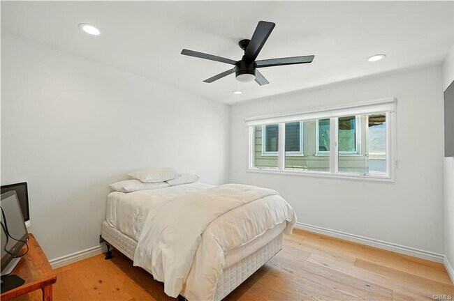 Building Photo - 6312