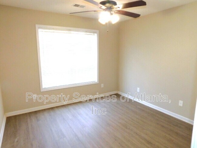 Building Photo - 101 Moss Pointe Dr