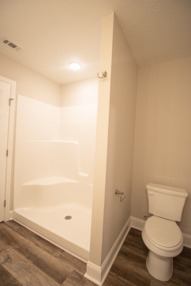Building Photo - 106 Woodsedge Dr
