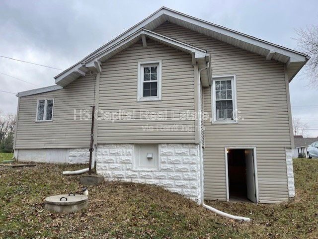 Building Photo - 706 W Johnson St