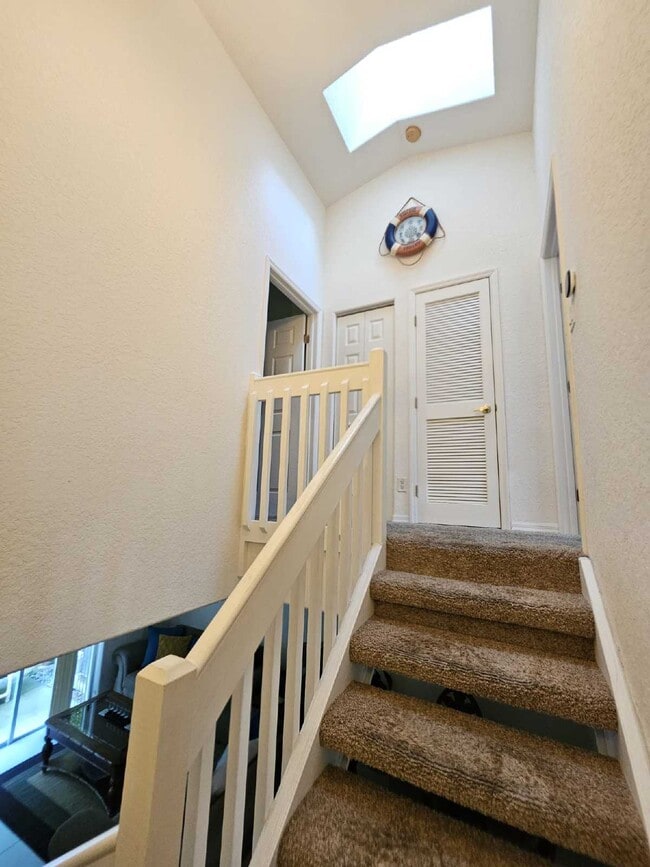 Building Photo - Available Feb. 1st, 2026! Charming Cape Canaveral Townhouse: 2 Bed, 2.5 Bath Retreat with 1,120 S...