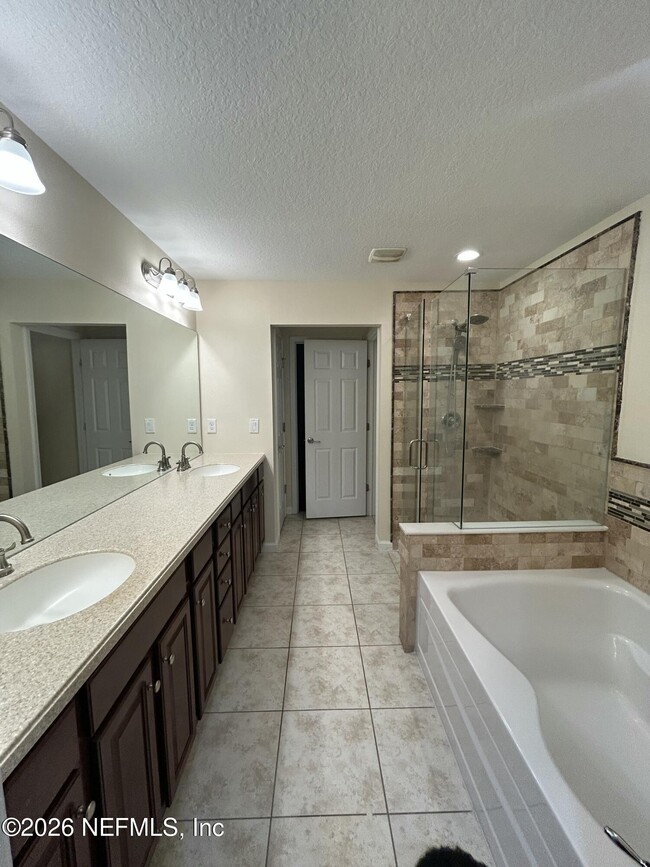 Building Photo - 4233 Clybourne Ln