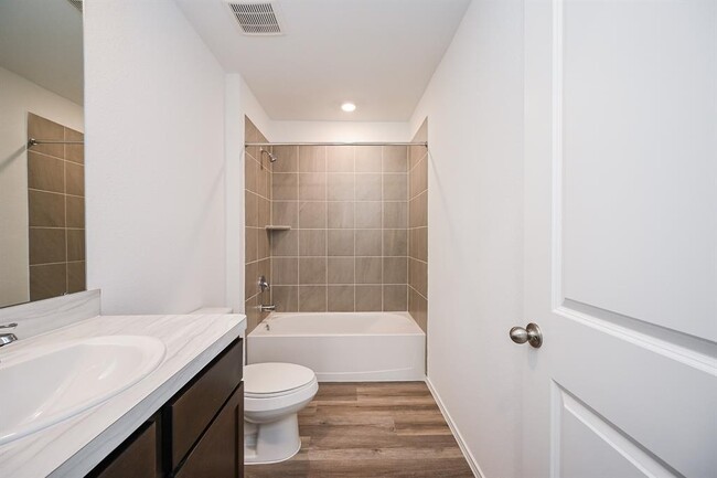 Building Photo - 16738 Paintbrush Holw Ln