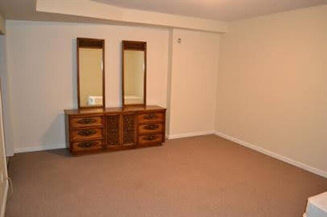 Building Photo - 125 Margate Dr