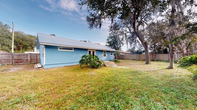 Building Photo - 620 Segovia Rd