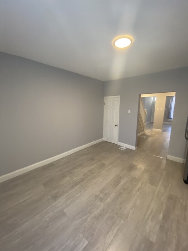 Building Photo - 424 Ilchester Ave